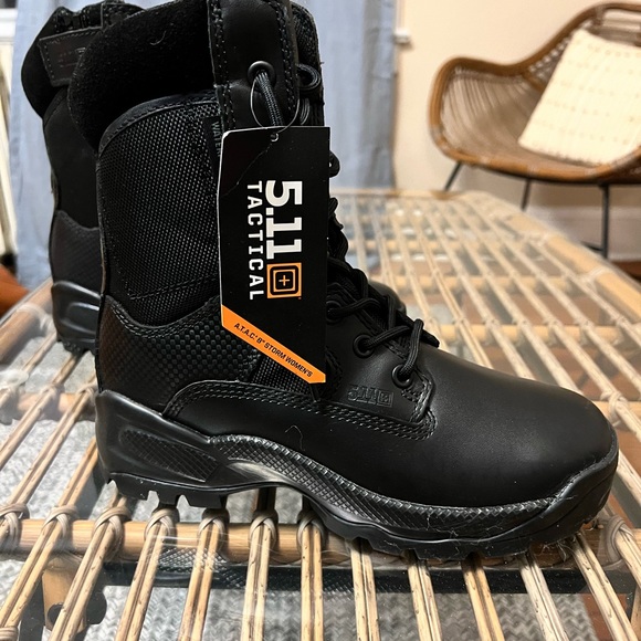 Brand New Never Worn 511 Boots - Picture 6 of 12